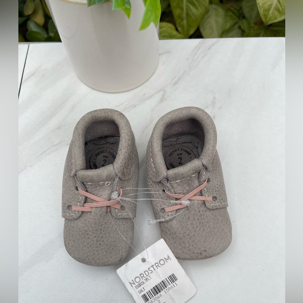 Freshly Picked leather soft sole Oxfords  Baby size 2
